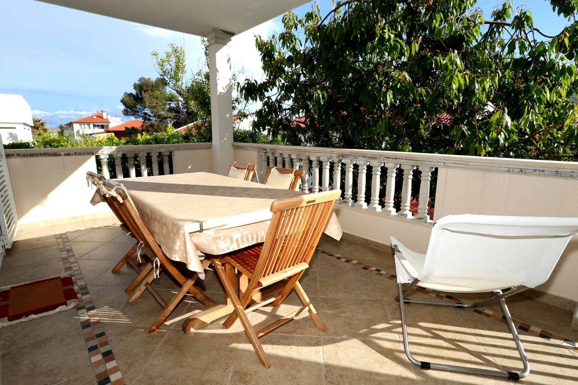 Apartments With Terrace Baska  Room photo